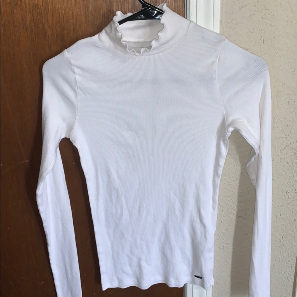 White hollister turtleneck